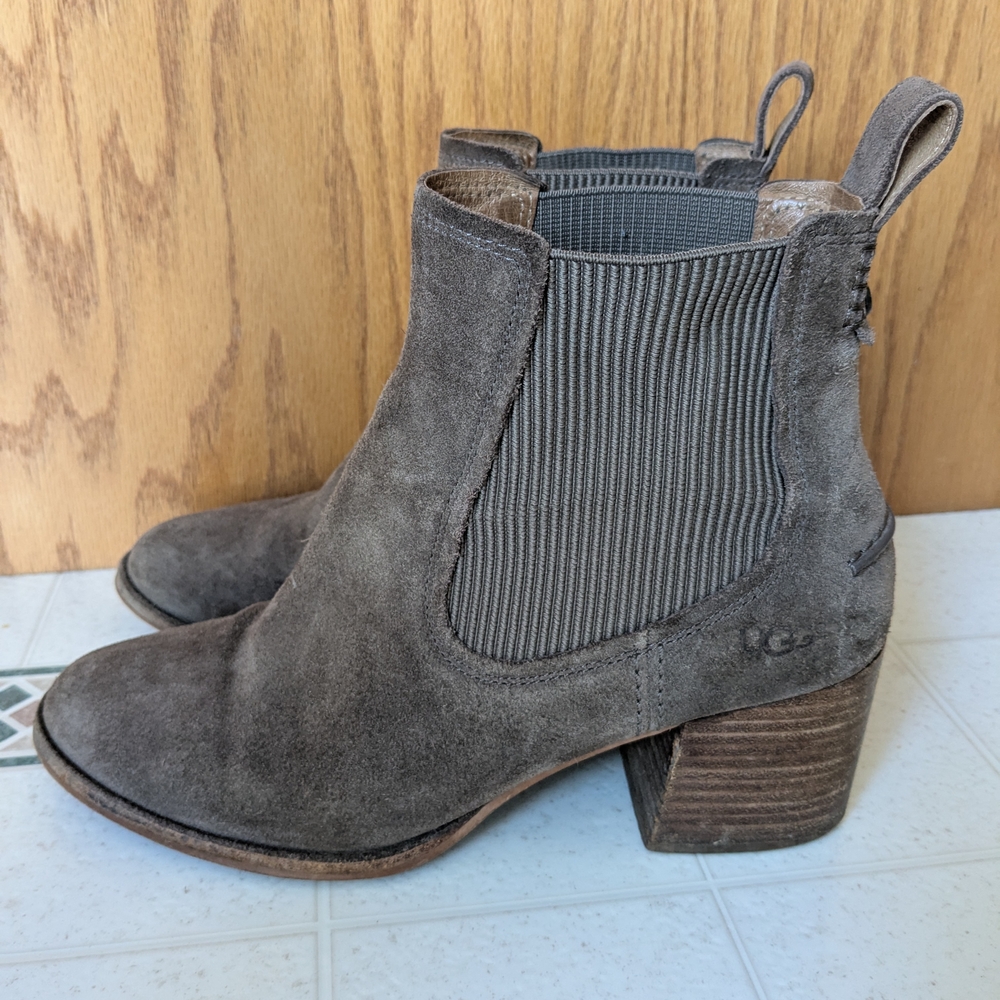 UGG Women's Charcoal Suede Ankle Booties